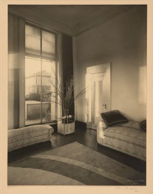 Charred Beloved No. 2, 1946, P306. Photograph of the Ballroom, Kathrin & Walter Hochschild Residence, 1200 Fifth Avenue (New York, NY), 1930s. Avery Architectural and Fine Arts Library, Columbia University, New York.