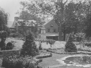 FIG. 2
View of Dientjehaeme from the studio (old photograph, LNC archives).