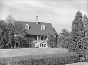 FIG. 1
View of the studio (photograph, after 1945, courtesy of Mrs. Michael Pitcairn, LNC archives).