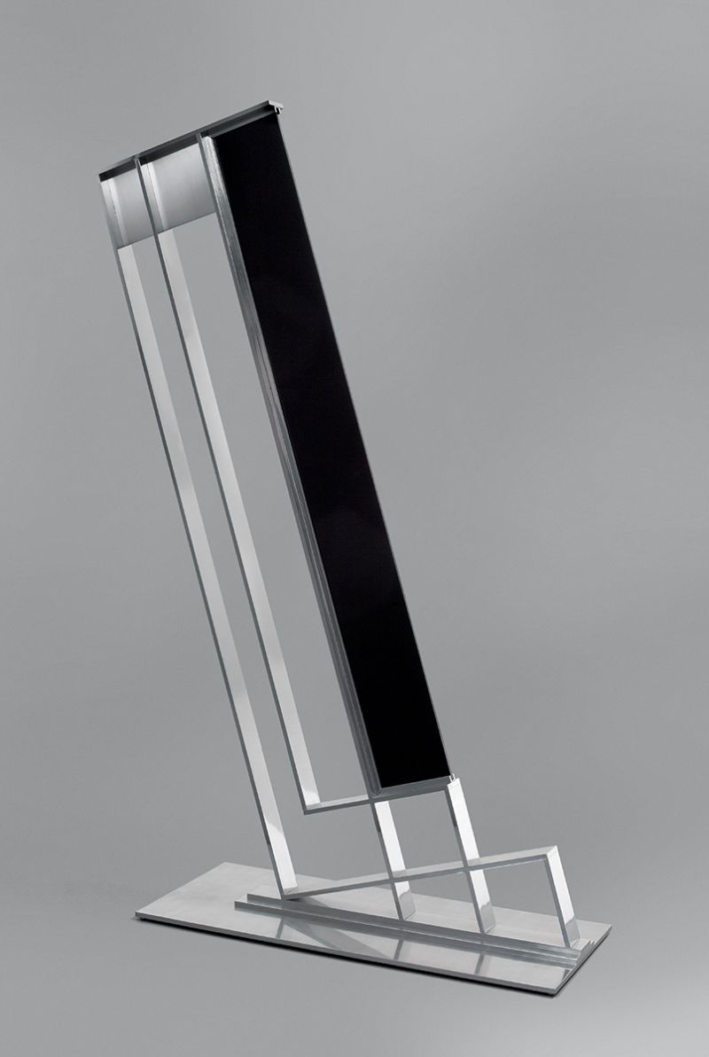 Artwork: Modern Sculpture with Black Shaft, 1967 (fabricated 1967–68) (RLCR 1500) Photo: Cathy Carver, Hirshhorn Museum and Sculpture Garden RLCR 1500.1/3