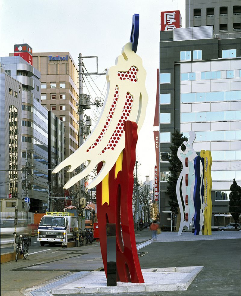 Artwork: Tokyo Brushstroke I and II, 1994 (fabricated 1994, posthumous AP fabricated 2008–09) (RLCR 4326) Photo: Courtesy RLF Archives RLCR 4326.1/1 in c. 2004 (Tokyo Brushstroke II in front)