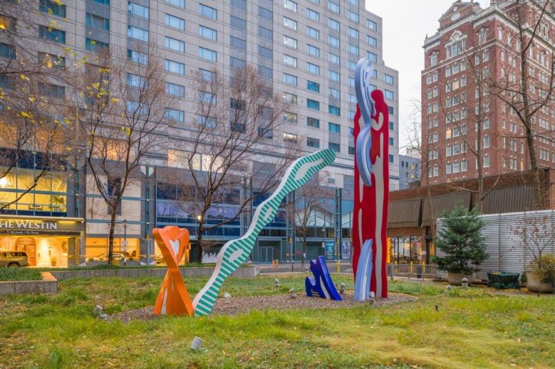 Artwork: Brushstroke Group, 1996 (posthumous ed. 1/1 and AP fabricated 2005) (RLCR 4463)  RLCR 4463.AP at Union Plaza, Philadelphia, in 2022