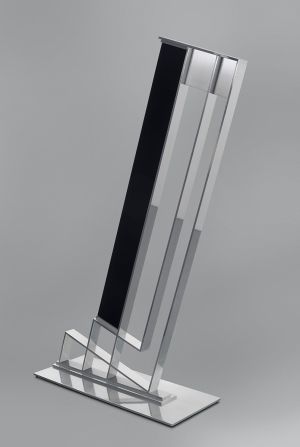 Artwork: Modern Sculpture with Black Shaft, 1967 (fabricated 1967–68) (RLCR 1500) Photo: Cathy Carver, Hirshhorn Museum and Sculpture Garden RLCR 1500.1/3
